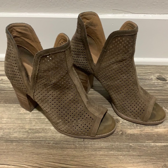 Lucky brand olive green Larise booties - Picture 2 of 8